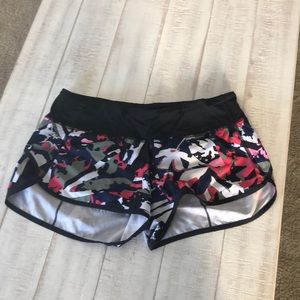Lululemon speed up short size 6